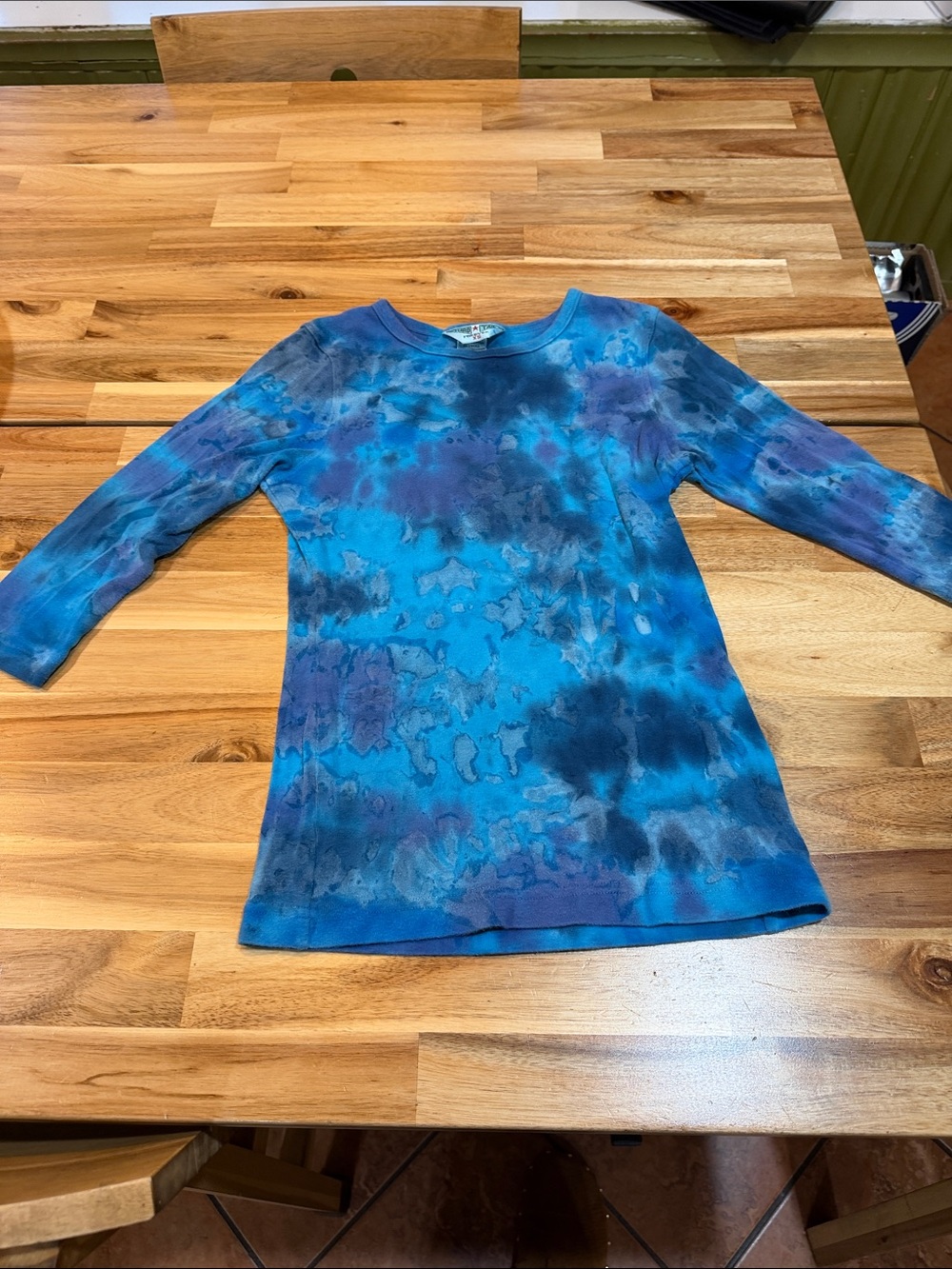 Women’s Blue Tie-Dye Long Sleeve Top